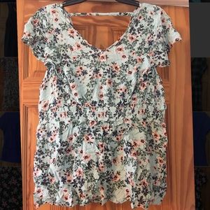 Floral shirt with cinched waist